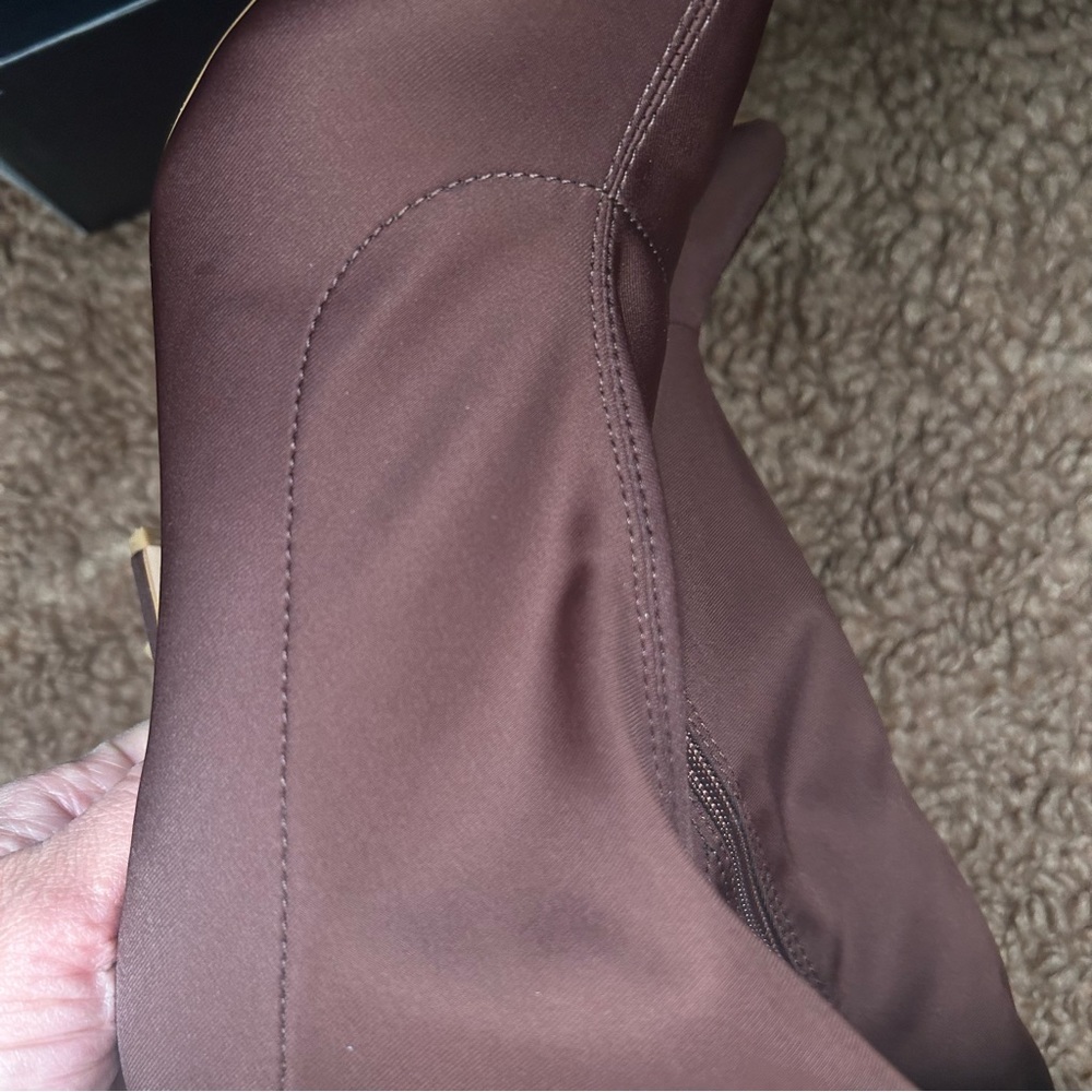 Fashion nova brown heels - Picture 3 of 9